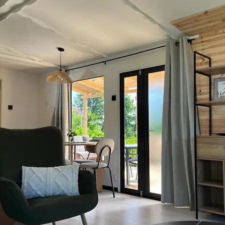 Z Widokiem Na Jezioro